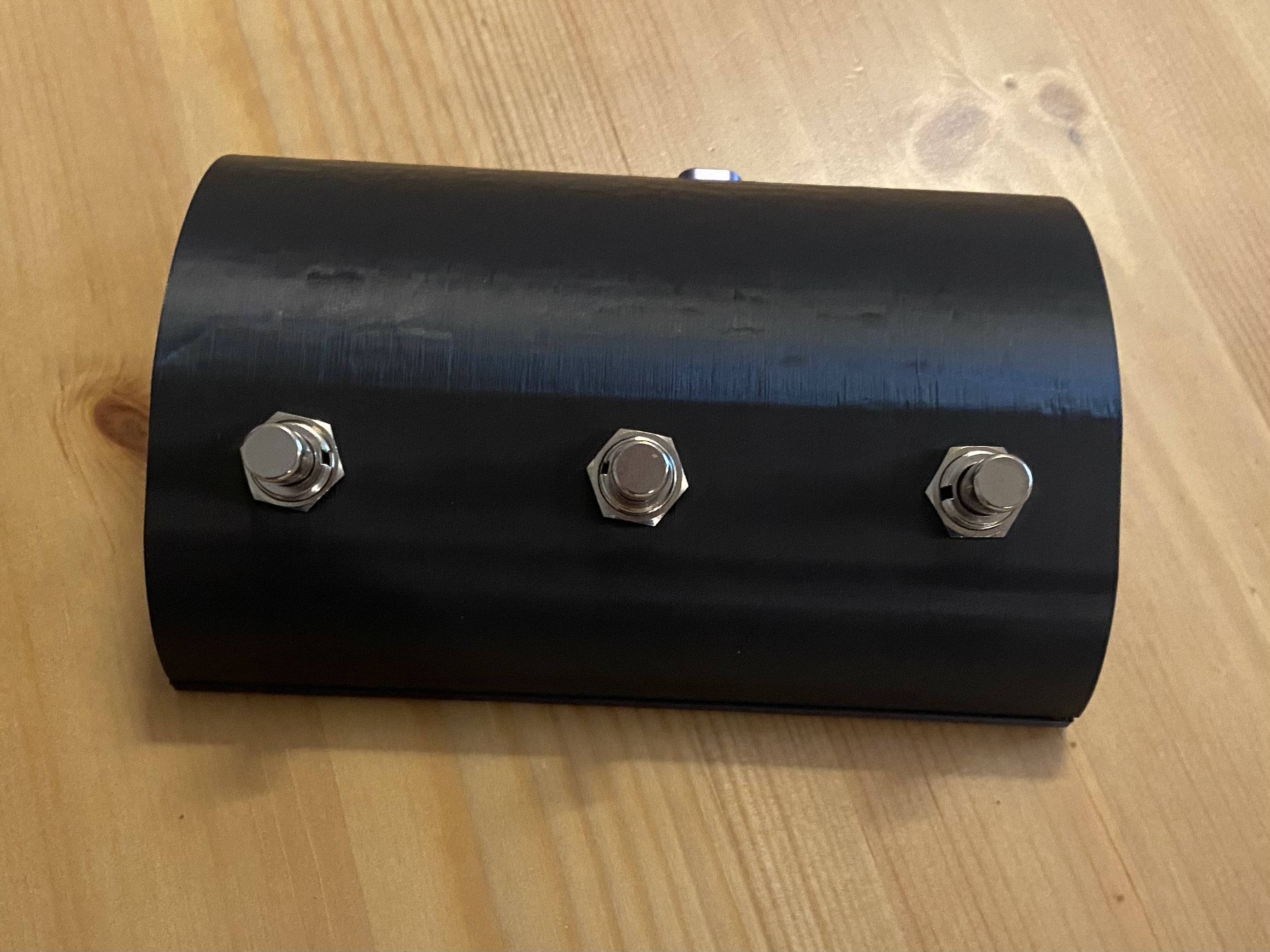 Arduino-based Wireless MIDI Foot Controller